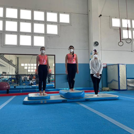 L'atleta Aurora Pifferi (a destra) sul podio