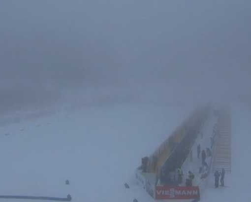Nebbia a Pokljuka, cancellata l'individuale maschile. Si recupera giovedì 6 dicembre alle 10.15, nel pomeriggio le donne