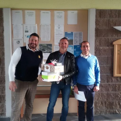 Andrea Ceccon premiato dal Direttore di circolo Alessandro Leonardi e dallo sponsor Bruno Michelon
