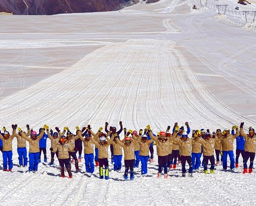 Sci: Le valdostane del gruppo B e C in ritiro sul ghiacciaio del Passo Stelvio