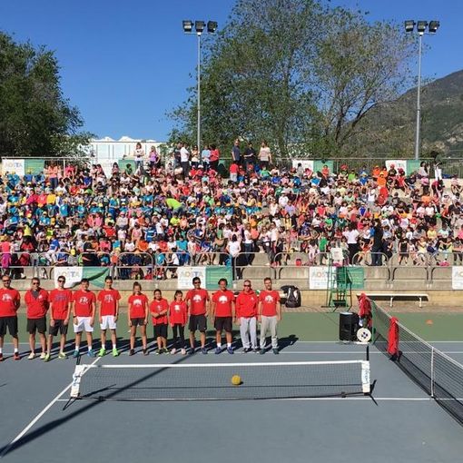 Tennis: Racchette in classe per far scoprire la terra rossa ai giovani