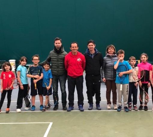 Da sn la squadra dell'Istituto Einaudi e a ds dell'istituto J.B.Cerlogne, con al centro gli Insegnanti Bryer Patrick, Varetti Paola ed i Maestri Nazionali Fabio Paonessa e Vincenzo Gerbino