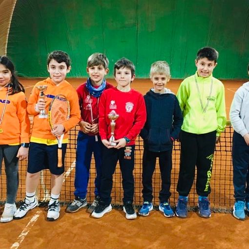 Il gruppo Orange; sotto da sinistra Red e Green