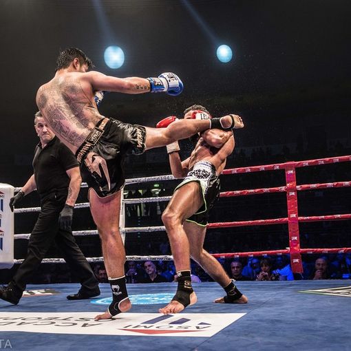 Thay box: Chingiz Allazov piega Sudsakorn Sor Klinmee