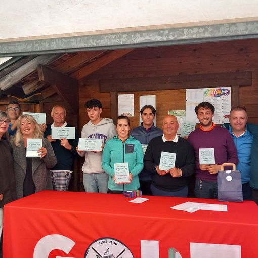 Da sx a dx: Isabella Frare (sponsor), Dimitri Pregnolato (dietro), Alessandra Majorana, Cena Pierfranco, Filippo Torchio, Nicole Follioley, Lorenzo Bonatti (dietro), Giulio e Federico Girivetto, Andrea Bonatti (direttore), Fabio Fedi.