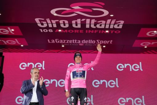 BuonGiro. Evenepoel in Rosa lascia per Covid. Quali sono le regole del gioco?