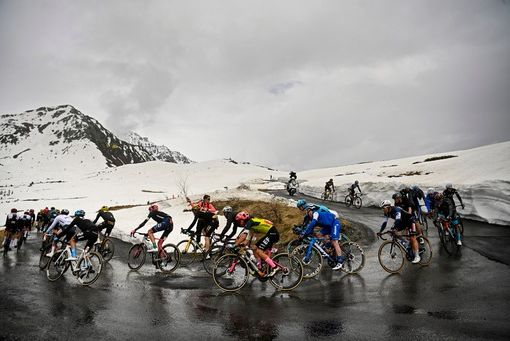 BuonGiro. Ce n'è per tutti sul banco degli imputati: il Giro d'Italia ha perso la via
