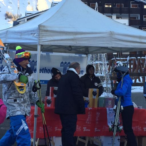 A LA THUILE L’11 GENNAIO 2020 “SCI SOLIDALE PER TELETHON”  PER FESTEGGIARE I TRENT’ANNI DI FONDAZIONE TELETHON