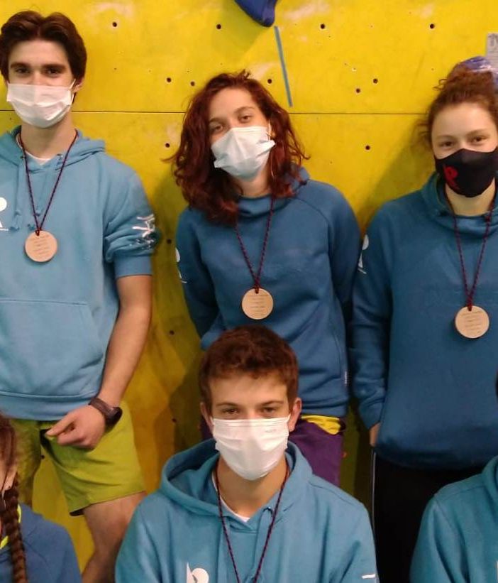 Nicolas Charbonnier, Sara Celesia, Silvia Cazzanelli. Sotto da sx Camilla Armaroli, Ivan Vuillermoz e Antonio Charrere