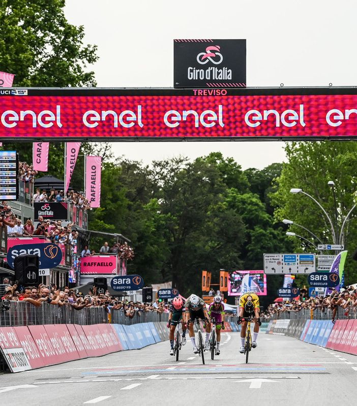 GIRO D'ITALIA: GRAZIE A DE BONDT L'ALPECIN FA &quot;DRIES&quot;