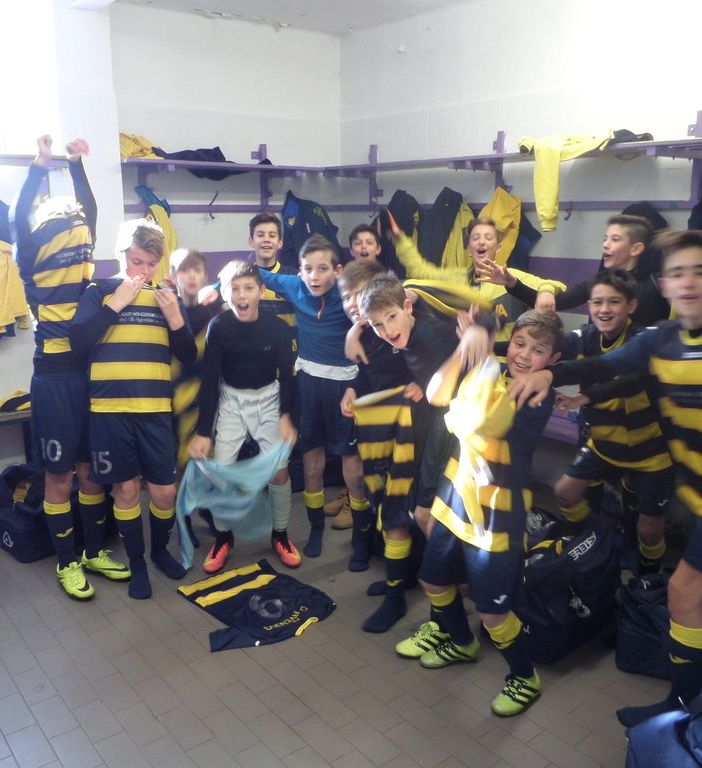 La festa dei giocatori nello spogliatoio