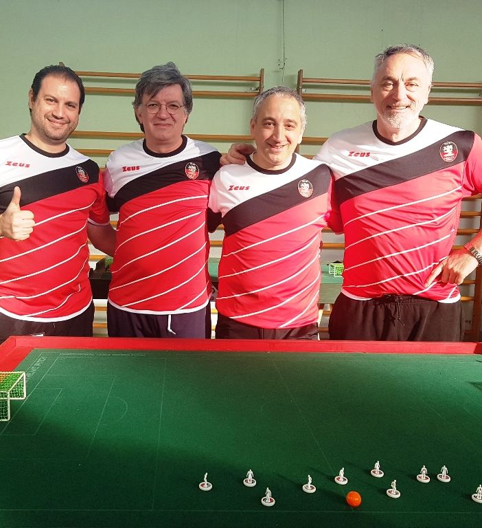 La squadra dell’ASD Calcio Tavolo Aosta al FISCT Open del Veneto. Da sn: Filippo Filippella, cap; Paolo Ciboldi, Dario Di Muri, Riccardo Rabacchin
