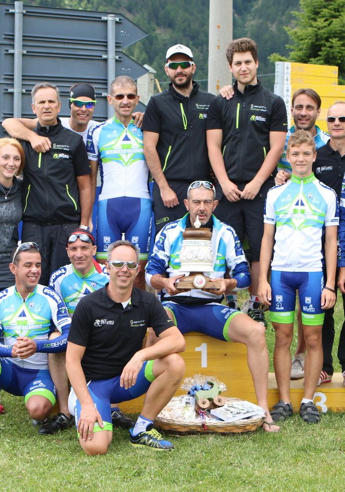 La premiazione del Cicli Benato vincitore del Trofeo Ceccon. Sotto alcuni momenti di gara e la consegna dei riconoscimenti nelle varie categorie.