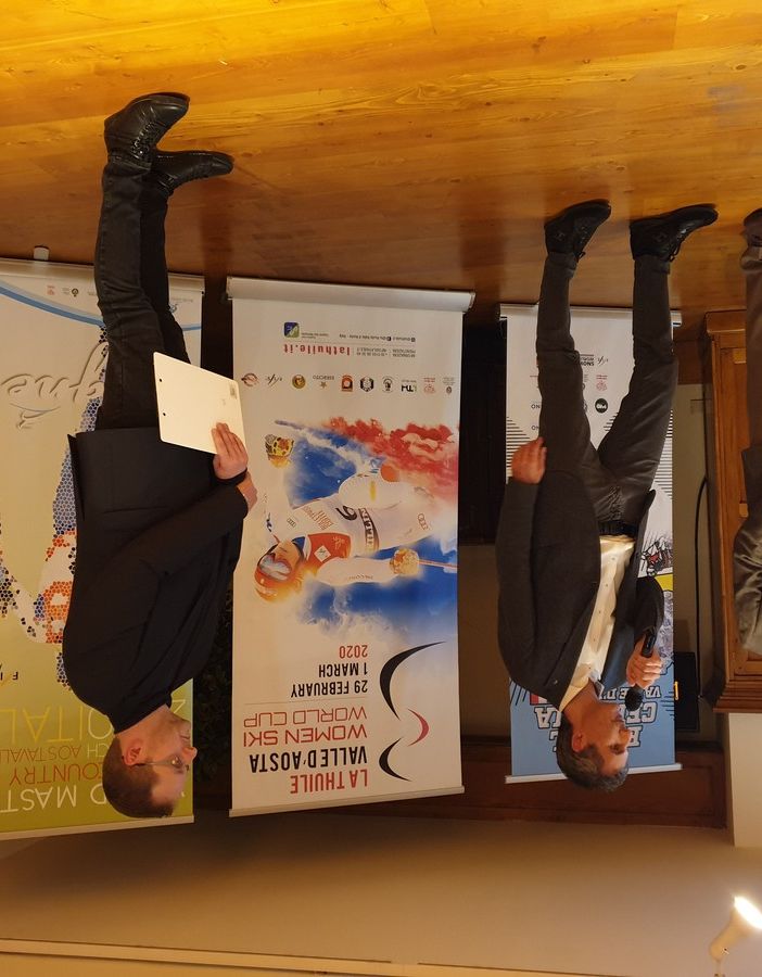 Da sn: Marco Mosso, pres. Asiva; Enrico De Girolamo, Ad Cva; Francois Domaine (giornalista)