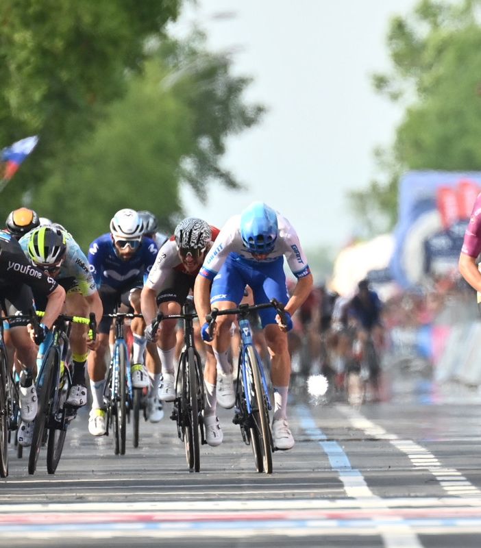 GIRO D'ITALIA: ALBERTO DAINESE VINCE LA DICIASSETTESIMA TAPPA