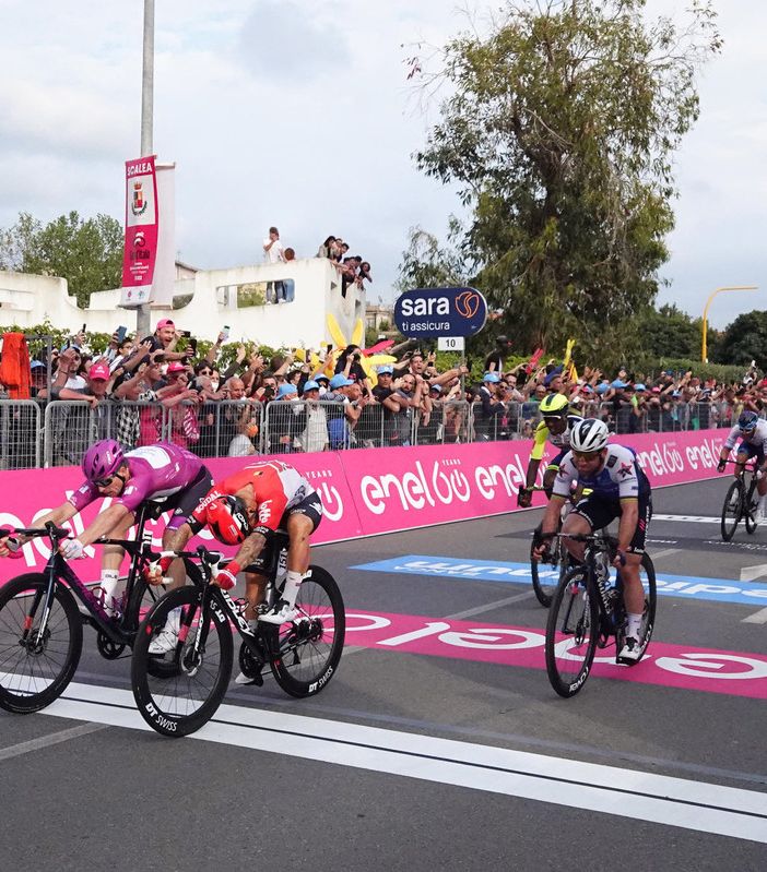 GIRO D'ITALIA: DÉMARE AL SETTIMO CIELO