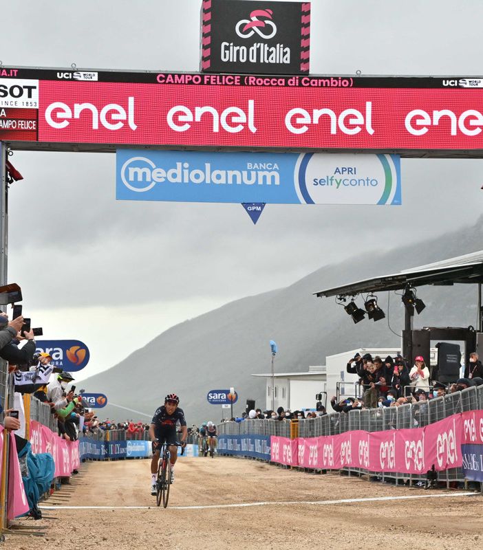 GIRO D'ITALIA: Egan Bernal vince la tappa 9 ed è la nuova Maglia Rosa