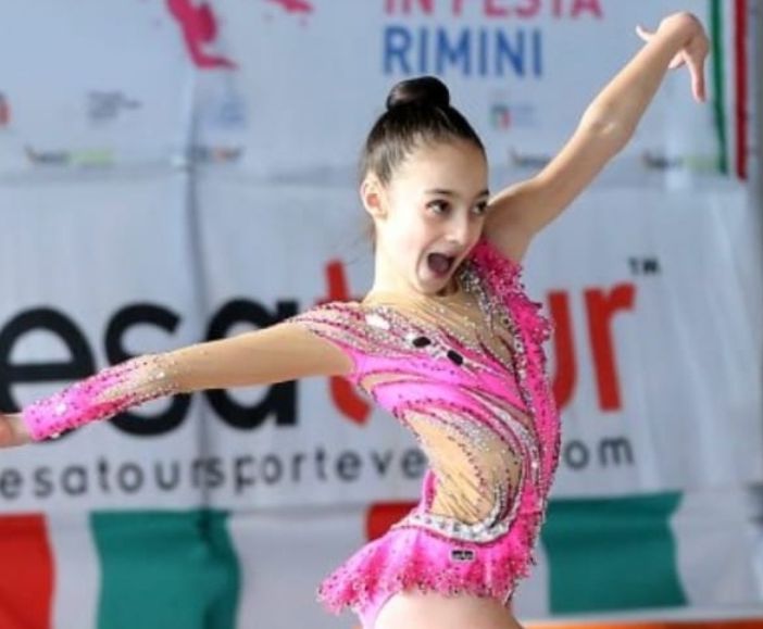 Ginevra Pascarella,ritmica Piemonte. Nell'articolo Amely Sordi e Emma Chiabotto, Gym Aosta