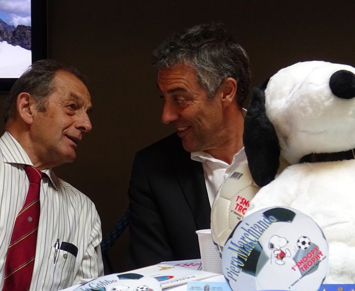 Da dx Pietro Marchiando con Carlo Gobbo, giornalista sportivo e presidente Ana Aosta