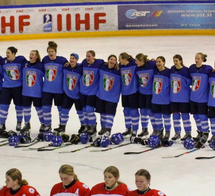 Hochey ghiaccio: Mondiali U18 F; una doppietta della valdostana  Marta Mazzocchi regala la vittoria all'Italia