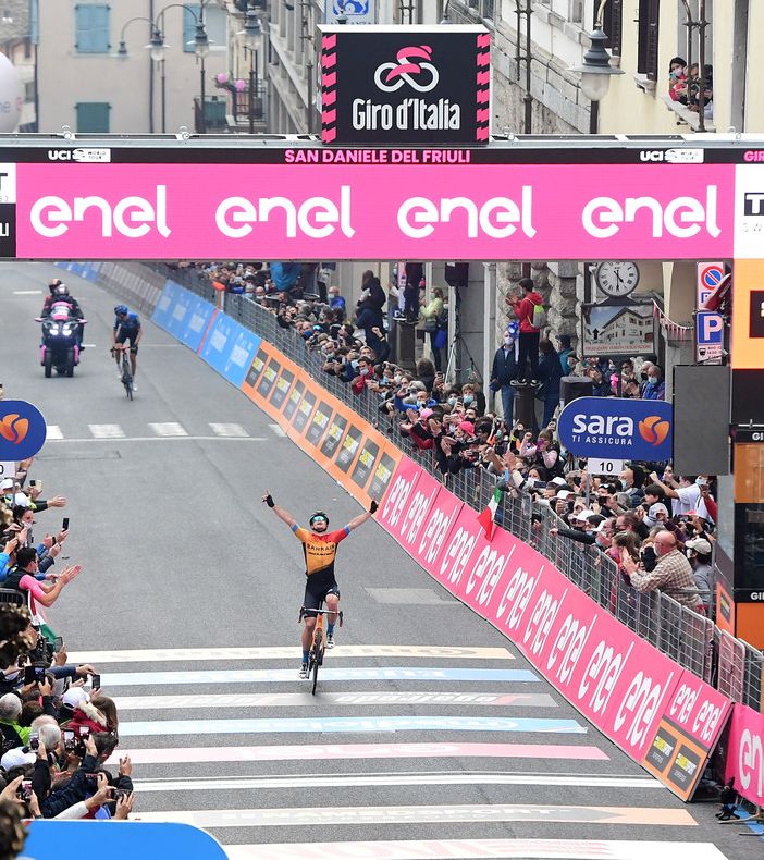 GIRO D'ITALIA: Jan Tratnik, l’uomo del 2000. Almeida senza paura