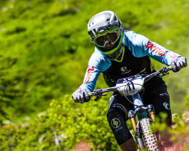 Campionato Italiano Enduro MTB a La Thuile, Mirko Vendemmia e Gloria Scarsi sono i nuovi campioni italiani della categoria Elite