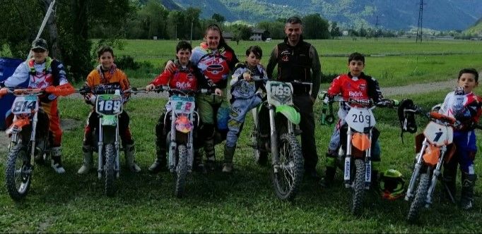 Da sn Nicolò Adage, Simone Corongiu, Vincenzo Bove, Ylenia Bove, Alessio Cestari, Ugo Cosentino, Pietro Mantadia e Simone Mantasia