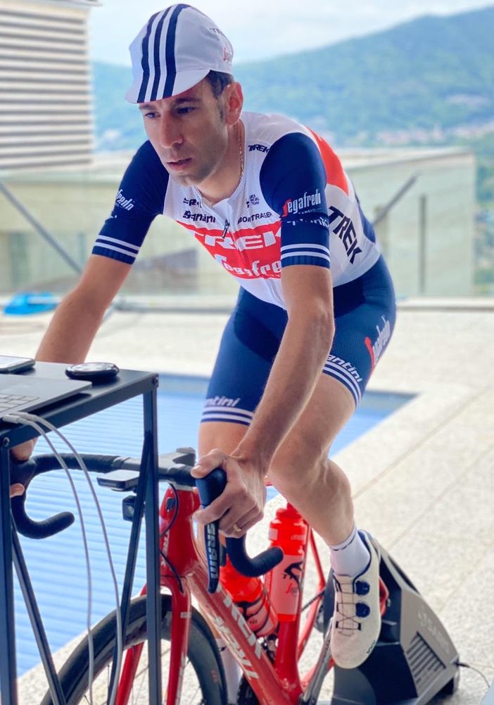 Vincenzo Nibali, uno dei campioni che si sfideranno nel The Challenge of Stars ha detto: &quot;Il format della Challenge of Stars, con le sue sfide one-to-one ad eliminazione diretta, è qualcosa di innovativo e imprevedibile tra le gare virtuali viste finora. In attesa delle corse vere, su strada, credo che questo format sia un bel modo per regalare ai tifosi un po’ di spettacolo e una sfida tra grandi campioni.&quot;