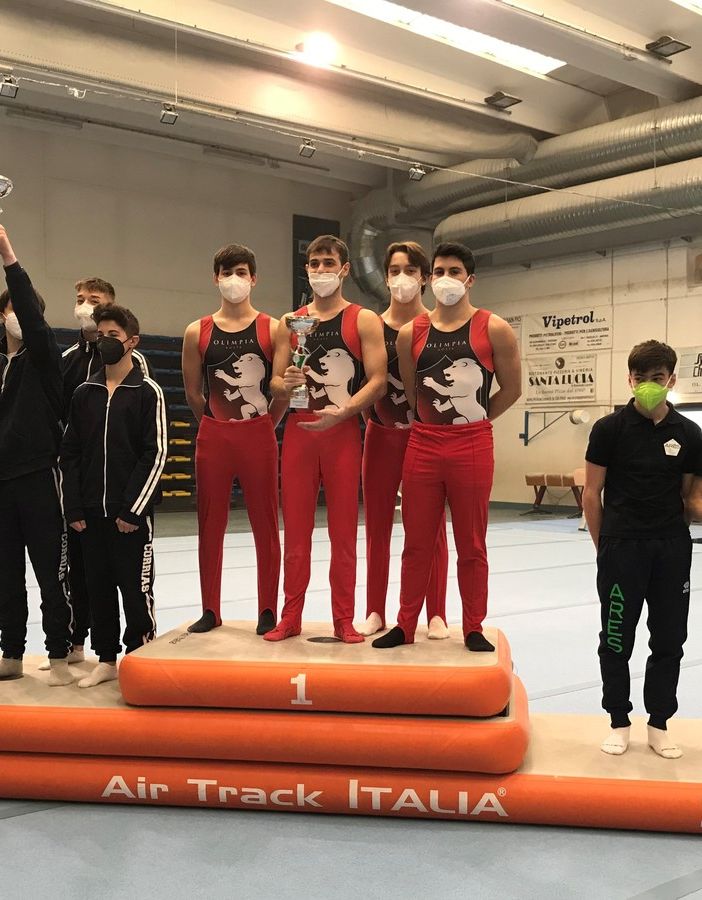 Martina Saroglia, Sophie Graziano, Fatima Rosset e Sofia Chiumello con la piccola Annie Desandré