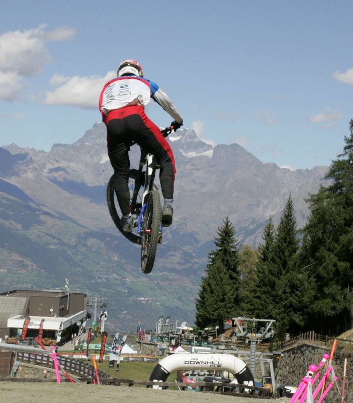 Ciclismo: Lanciata la sfida nella finale dell’Ixs Downhill Cup di Pila
