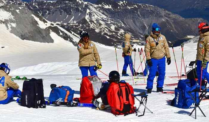 Sci: Ultimi giri per le slalomiste a Cervinia prima della partenza per Levi