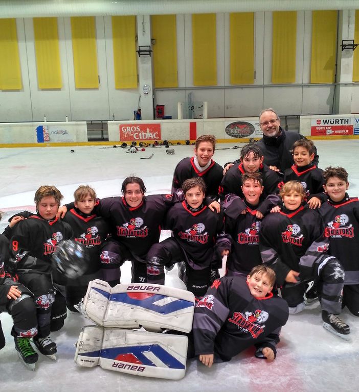 La suqadra Under 12 A con le nuove divise
