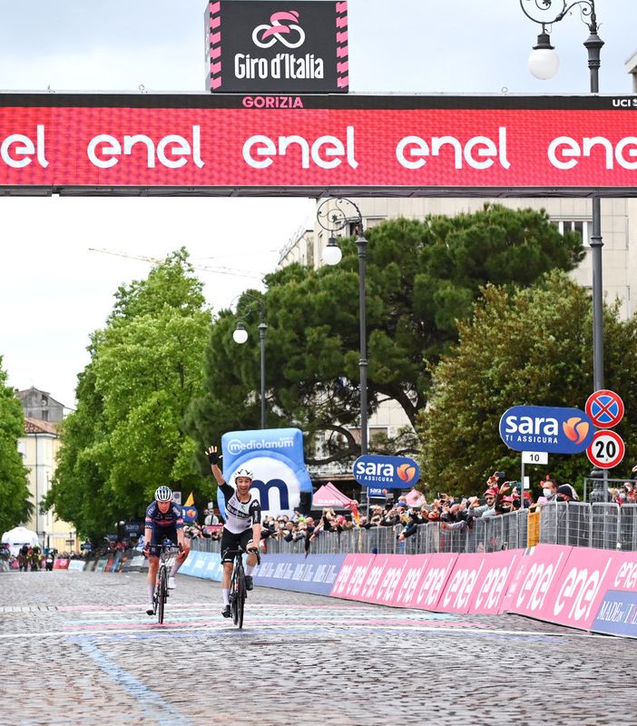 GIRO D'ITALIA: Campenaerts si impone a Gorizia