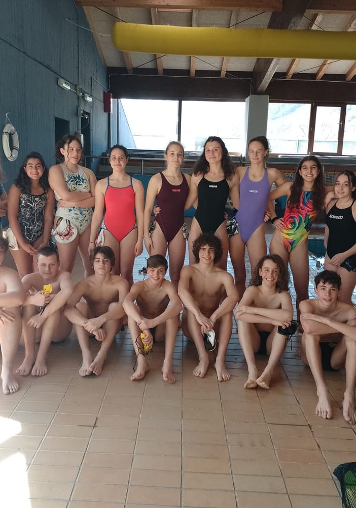 da sn: Riccardo Rey, Carlo Molino, Tommaso Coletta, Tommaso Navarretta, Pietro Cerrato, Lorenzo Miserocchi, Mattia Savoia; da dx Chiara seminara, Beatrice Mazzone, Nicole Louvin, Alice Aldini, Lin Pigliacelli, Gaia Valenti, Giada Dujany, Denise Marroccu e Elena Navarretta