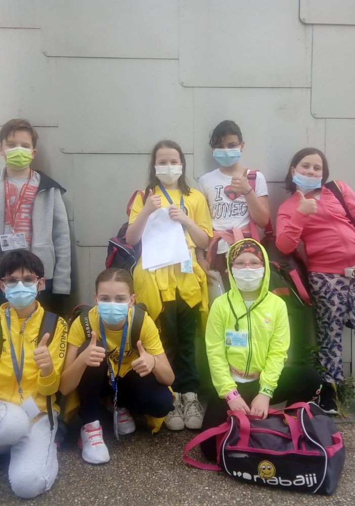 Da sn in alto Leonardo Agrimonti, Rebecca Crespi, Matilde Minniti, Rachele Colosimo, Giorgia Albace, Emma Morsetti e Matilde Camarda