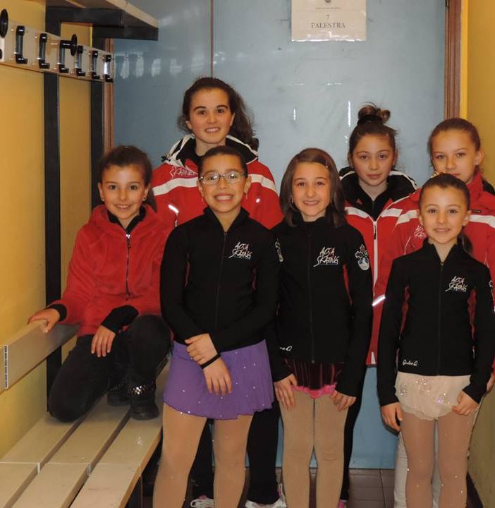 In attesa della premiazione: Ilaria, Sophie, Matilde, Anna, Arianna, Giulietta ed Elisa