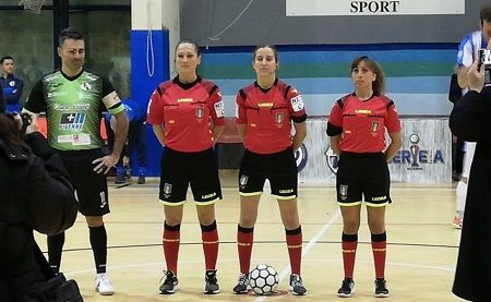 A destra Sara Lucia; al centro l'amica della sezione Aribitri di Aosta, ma iscritta a Biella l'internazionale Chiara Perona; a sx Alessandra Carradori di Roma per lei l'esordio in Serie A di Futsal
