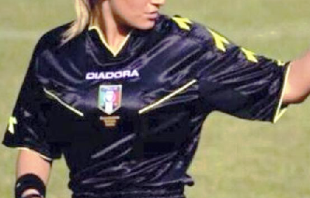 Calcio: Tutti negativi i tamponi agli arbitri