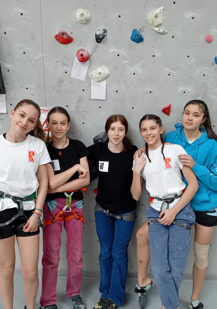 da sx Amelie Girod, Giulia Bich, Alessia Raspo, Alisée Clavel, Greta Baccon