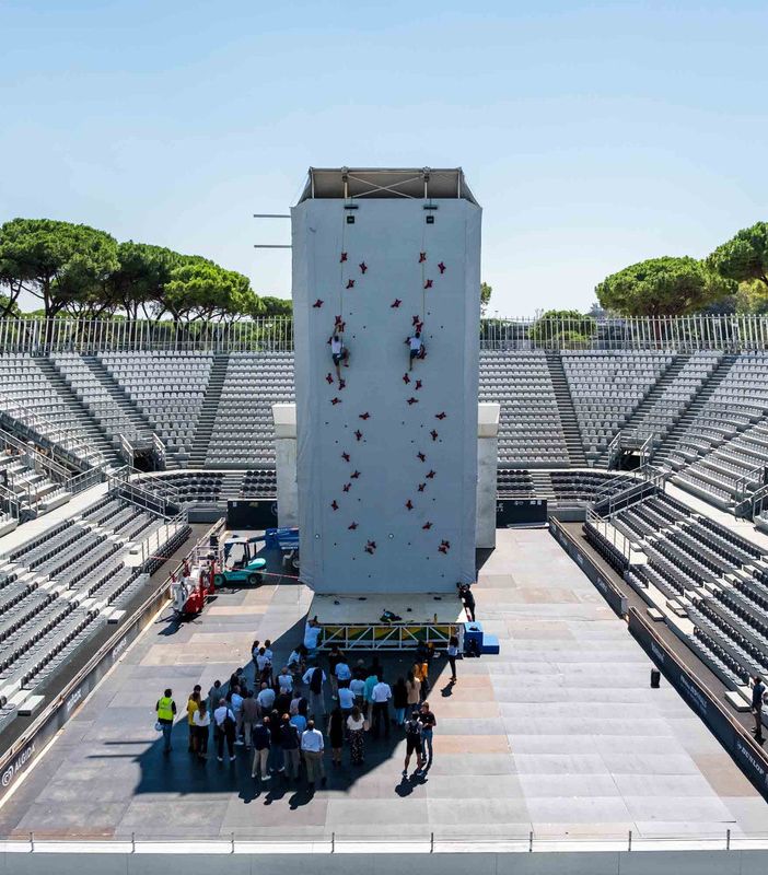 L’arrampicata approda in uno dei templi dello sport italiano