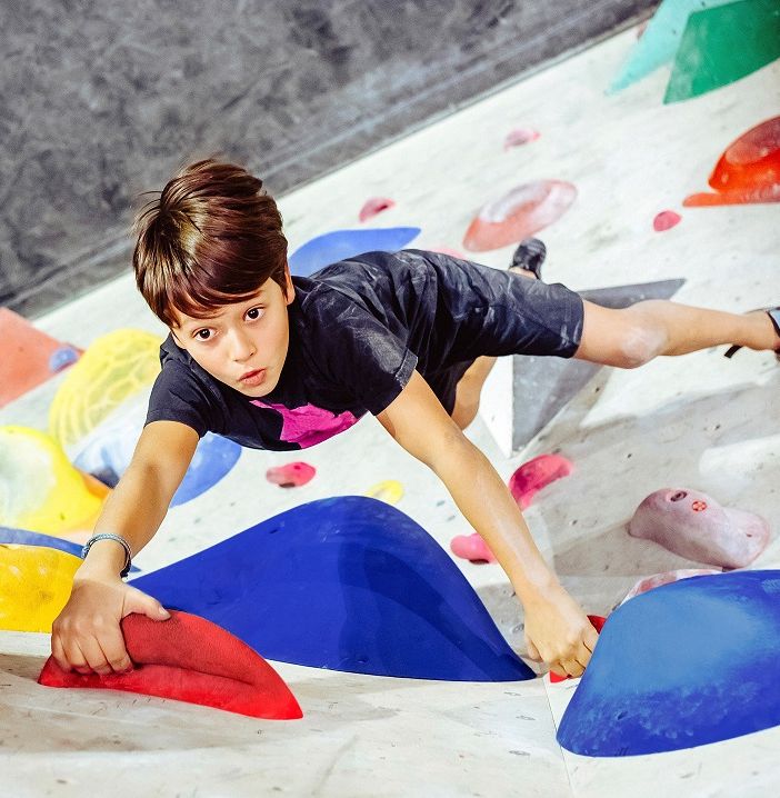 Arrampicata: Cva bouldering kids - scala il muro!