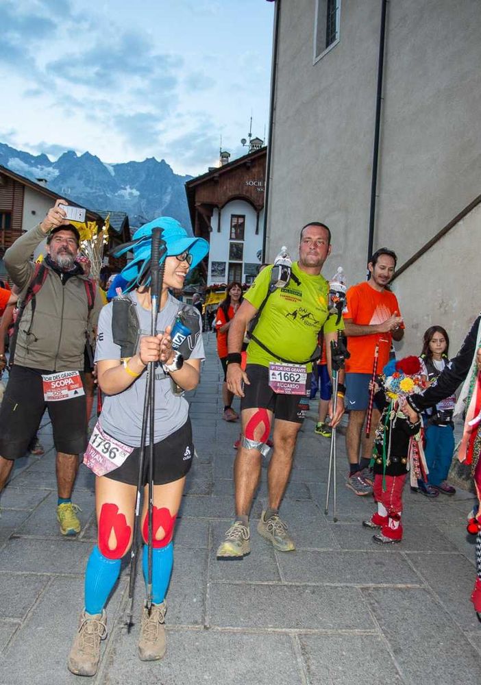Nella foto di Roberto Roux (sito TdG) arrivi dei finisher al Tor 2018