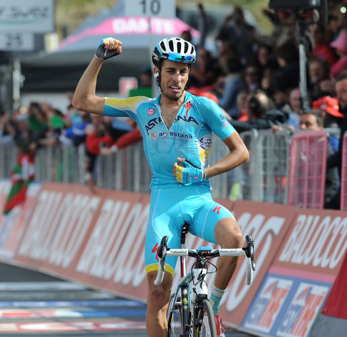 Fabio Aru al traguardo