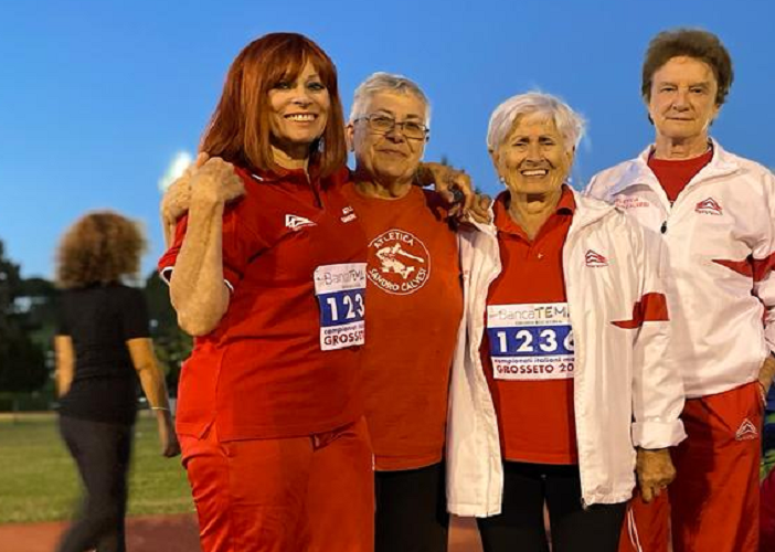 Maria Luigia Belletti (terza in piedi) conquista tre titoli tricolori agli italiani Master di Grosseto