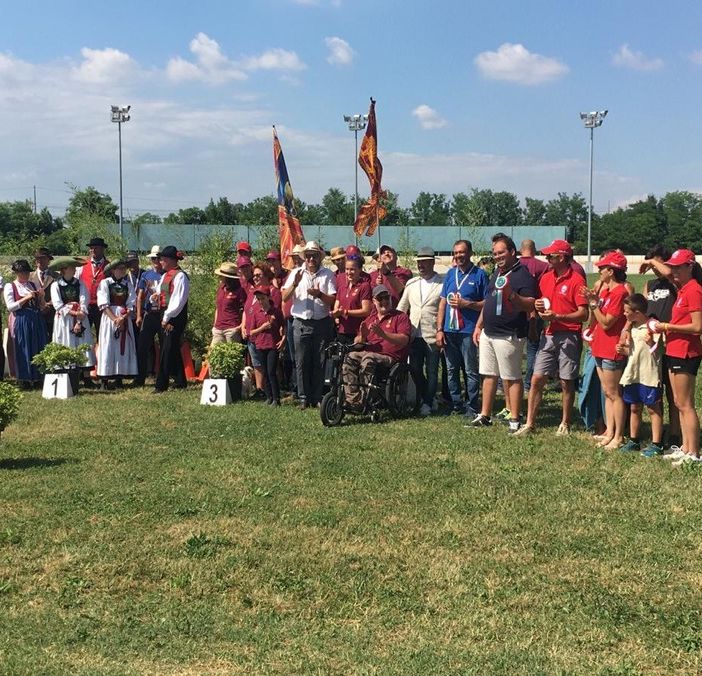 PREMIAZIONE ATTACCHI - COPPA DELLE REGIONI In divisa rossa a dx la squadra dei valdostani