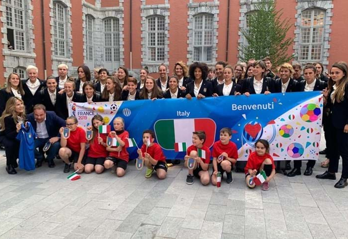 Verso il Mondiale: Accoglienza calorosa per le Azzurre a Valenciennes