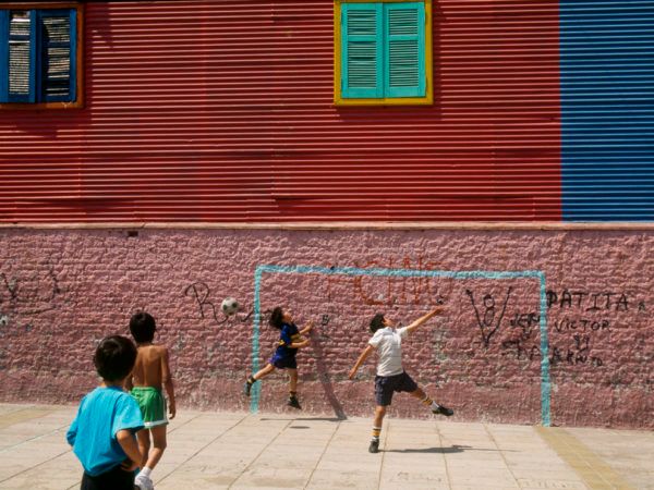 Calcio: Scuole football chiuse, i ragazzi ritrovano il 'campetto'