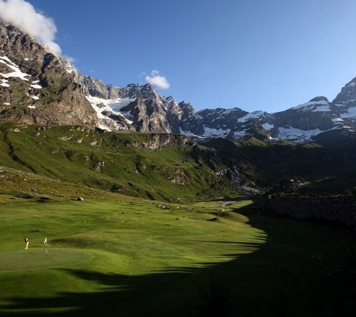 Golf: Da oggi tecnica e spettacolo sui green ai piedi del Cervino