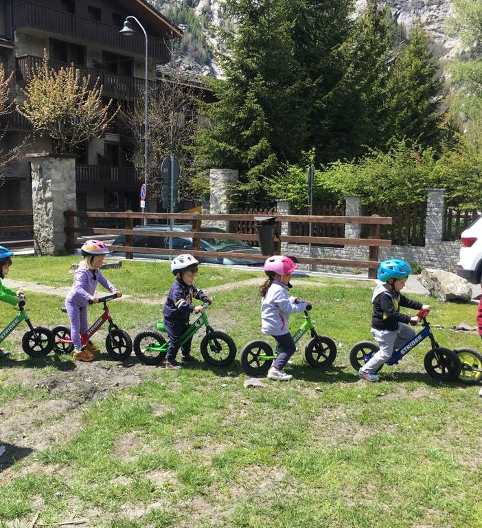 Ciclismo: Il 'Giretto d'Italia' degli alunni della scuola Proment
