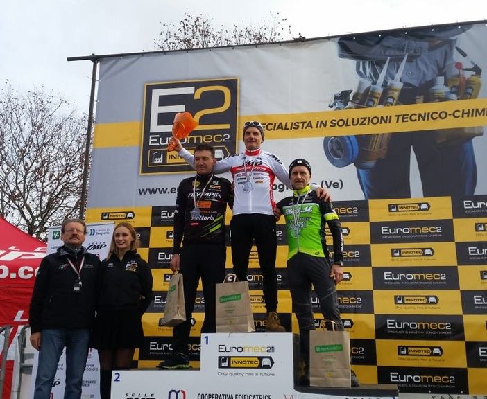 Ciclismo: A Corrado Cottin tappa e maglia a Brugherio
